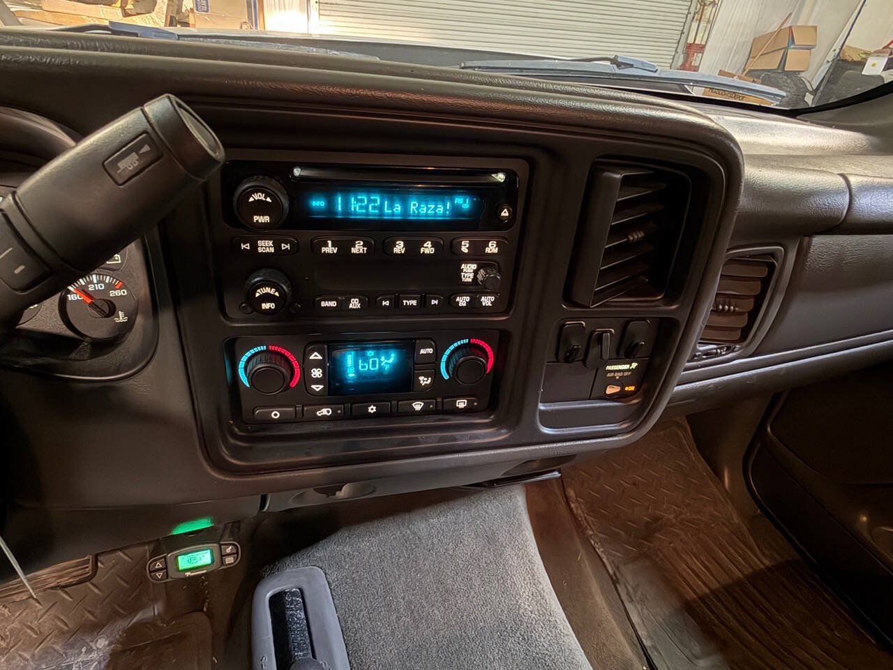 Used 2006 Chevrolet Silverado 2500 LT w/ Skid Plate Package AWD/4WD image 12