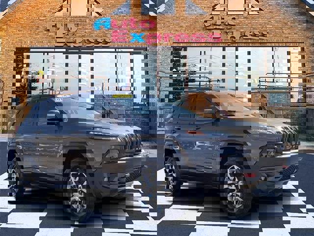 Used 2018 Jeep Cherokee Trailhawk