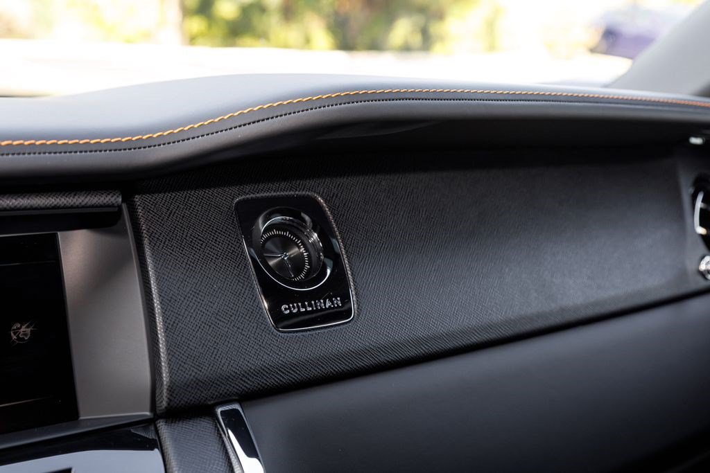 Used 2020 Rolls-Royce Cullinan AWD/4WD image 38