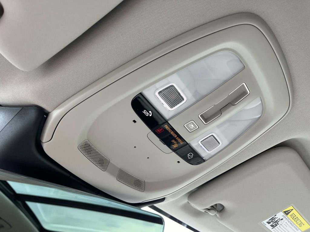 New 2026 Volvo XC60 B5 Ultra w/ Climate Package image 34