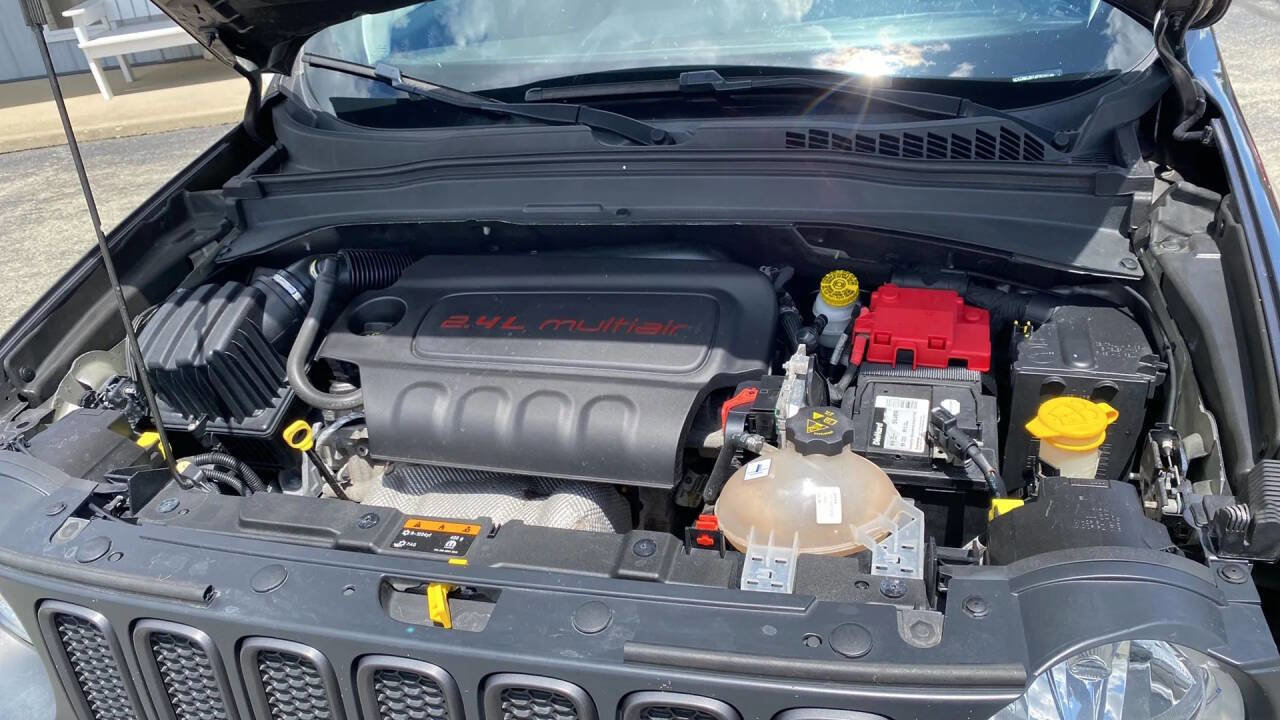 Used 2018 Jeep Renegade Trailhawk w/ Cold Weather Group II image 35