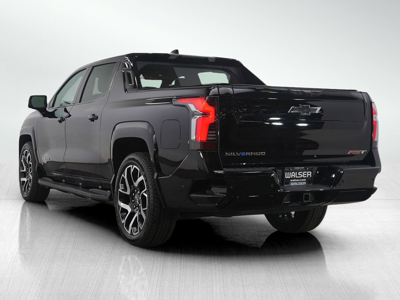 Used 2024 Chevrolet Silverado EV RST image 3