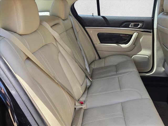 Used 2013 Lincoln MKS image 21