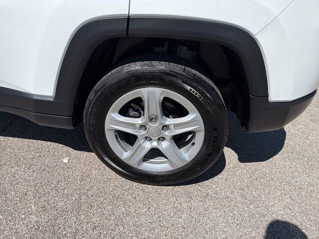 Used 2024 Jeep Compass Sport image 38