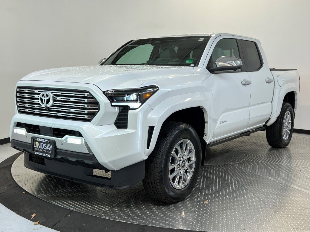 Used 2025 Toyota Tacoma Limited image 3