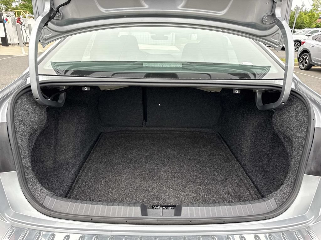 Used 2024 Volkswagen Jetta Sport FWD image 12