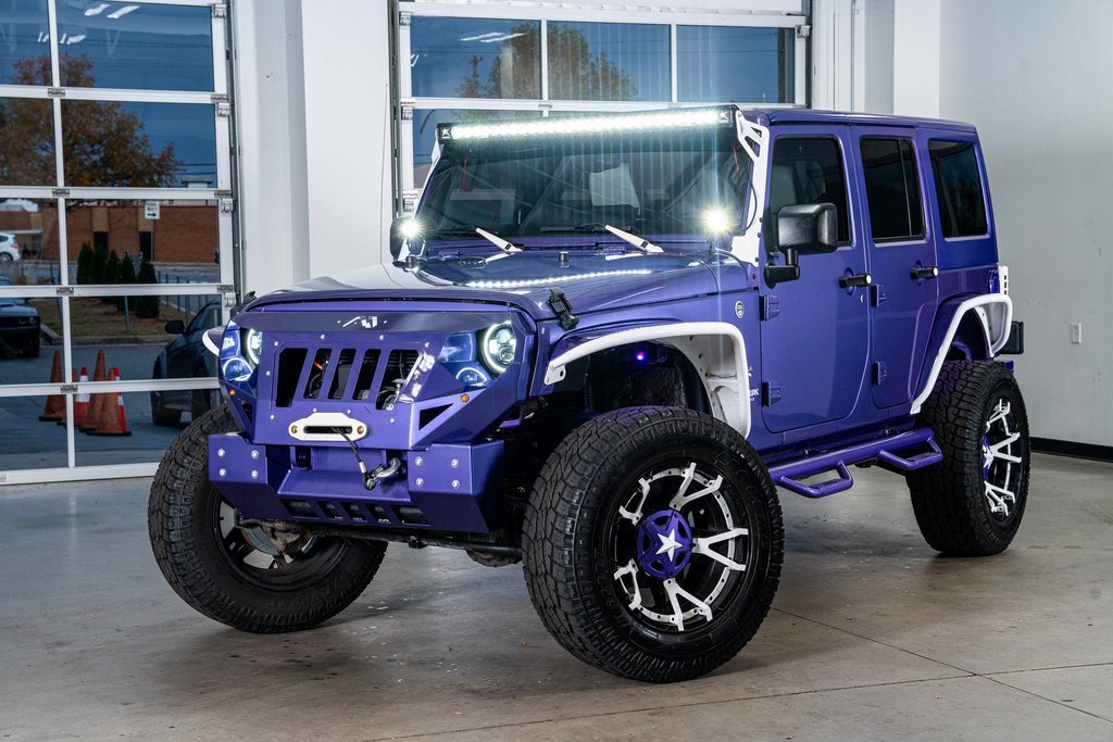 Used 2018 Jeep Wrangler Unlimited Sahara image 2