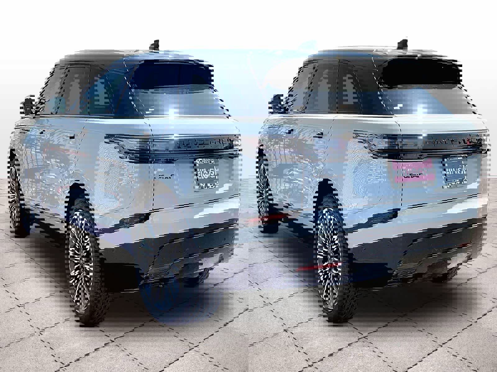 New 2025 Land Rover Range Rover Velar Dynamic SE image 3