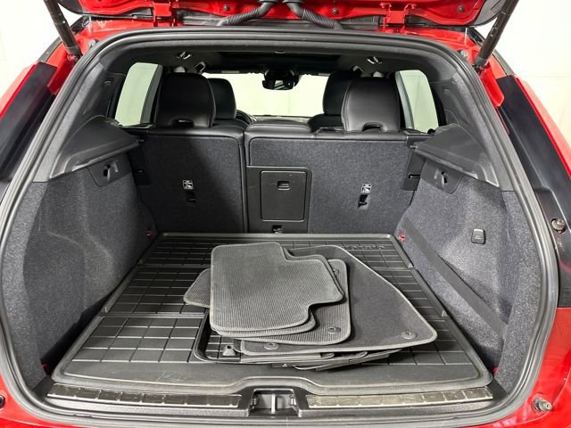 Used 2021 Volvo XC40 T5 R-Design w/ Protection Package Premier image 27