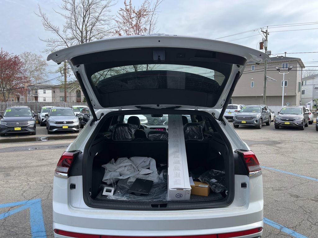 New 2026 Volkswagen Atlas Cross Sport SEL Premium R-Line image 7