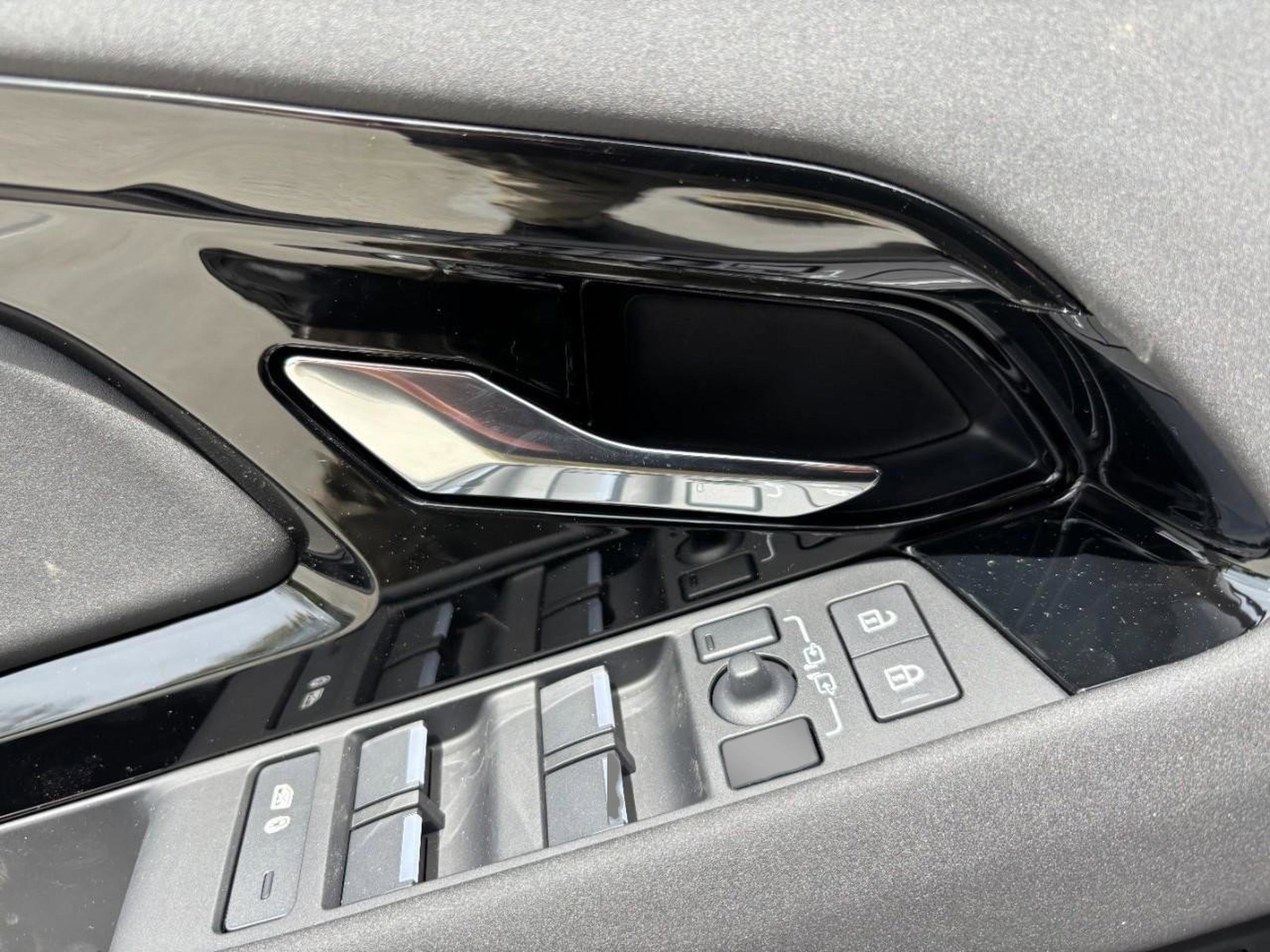 Used 2026 Land Rover Range Rover Evoque S image 33