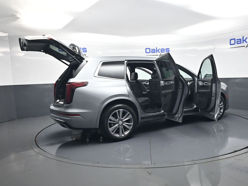 Used 2025 Cadillac XT6 Premium Luxury image 54