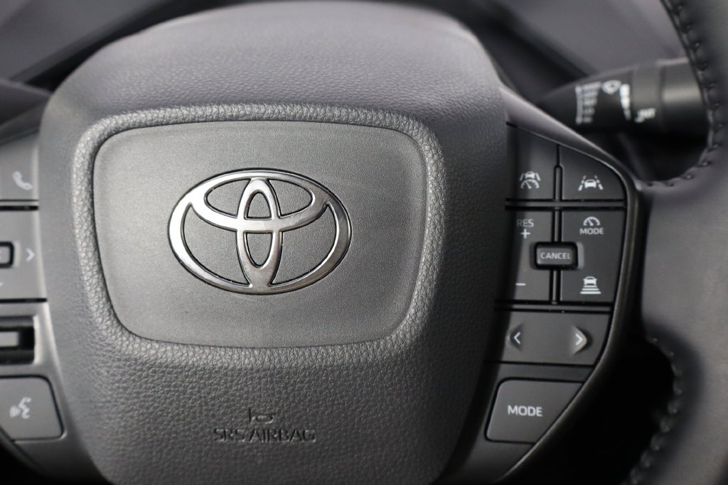 Used 2026 Toyota Prius LE FWD image 10