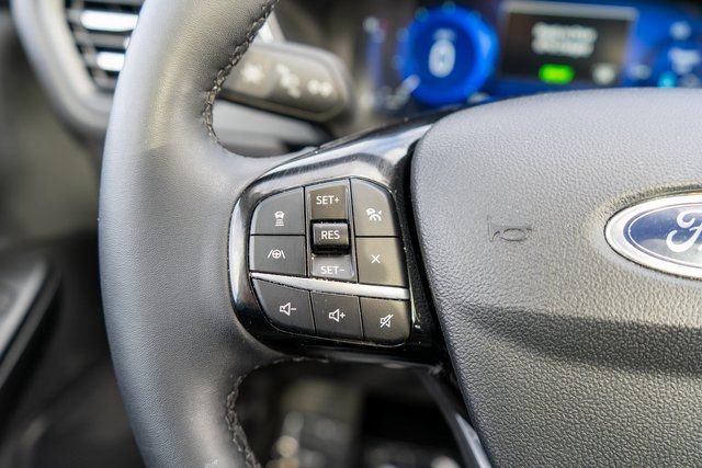 Used 2022 Ford Escape Titanium w/ Class II Trailer Tow Package image 24