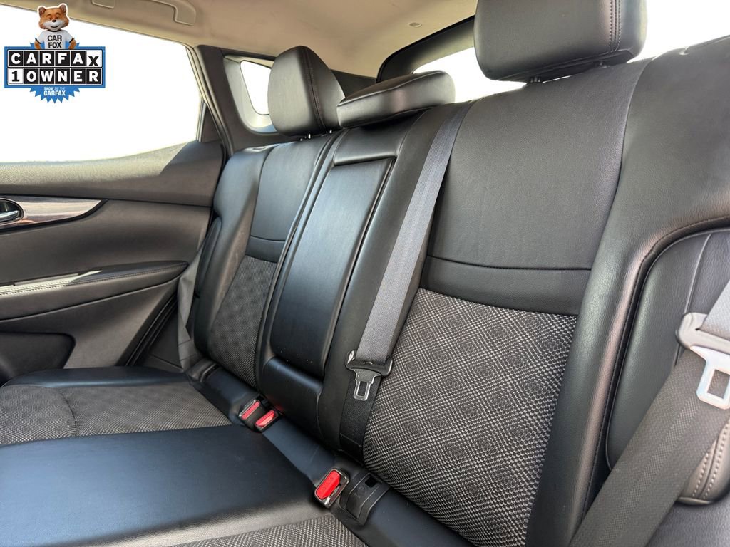 Used 2022 Nissan Rogue Sport SV w/ Technology Package image 14