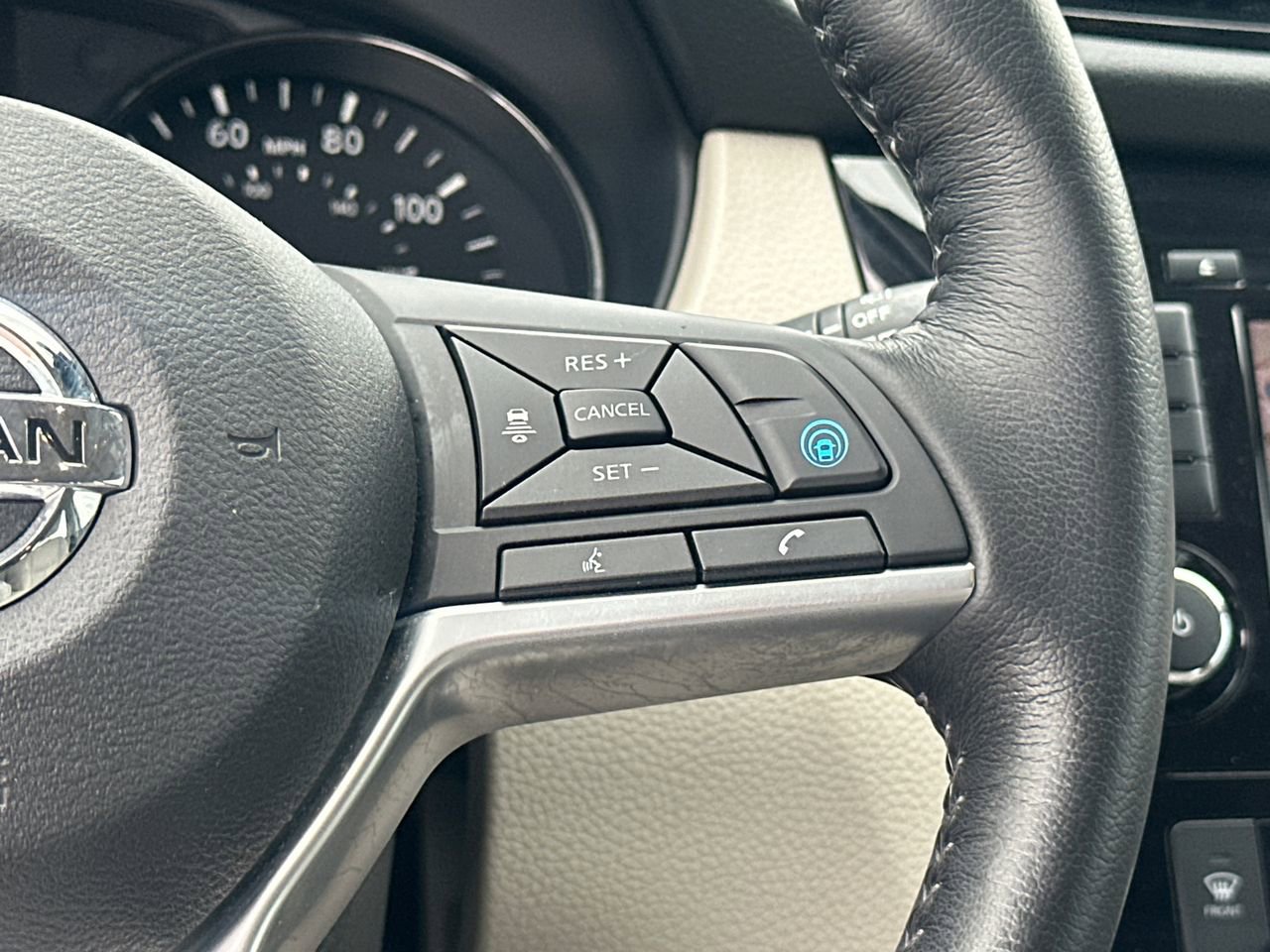 Used 2019 Nissan Rogue Sport SL w/ Premium Package FWD image 25