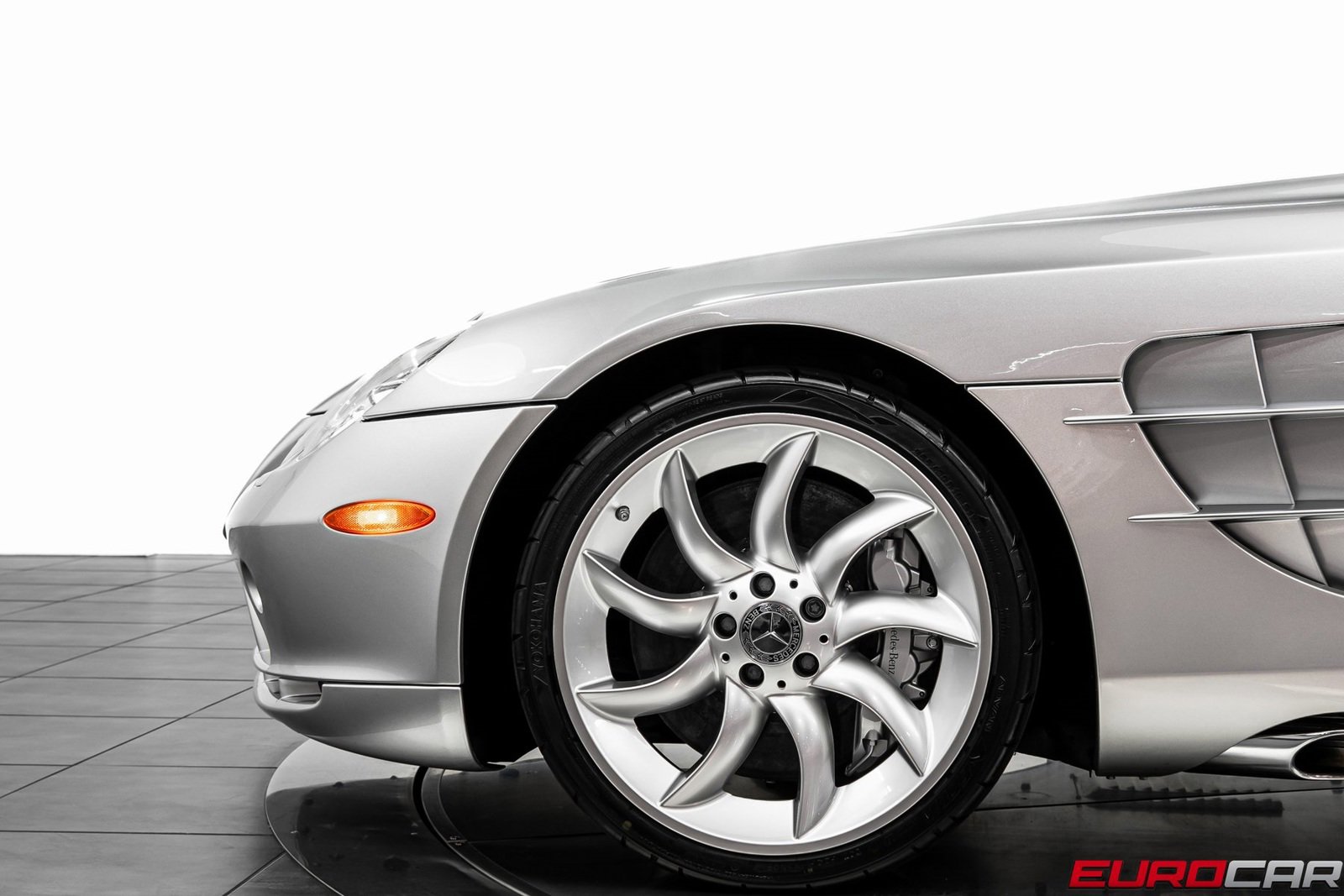 Used 2005 Mercedes-Benz SLR image 14