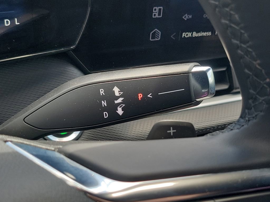 Used 2025 Chevrolet Equinox LT FWD image 33