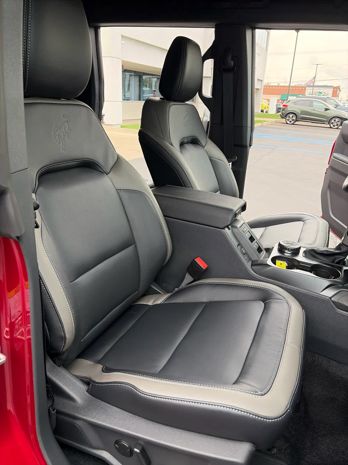 New 2026 Ford Bronco Outer Banks AWD/4WD image 30