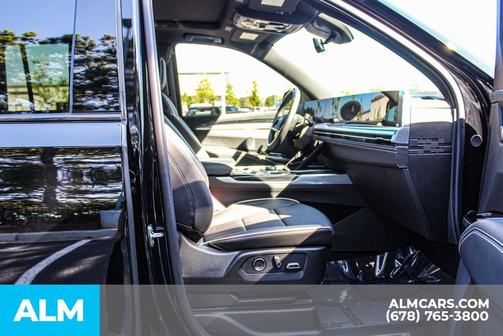 Used 2026 Cadillac Escalade ESV Sport AWD/4WD image 22
