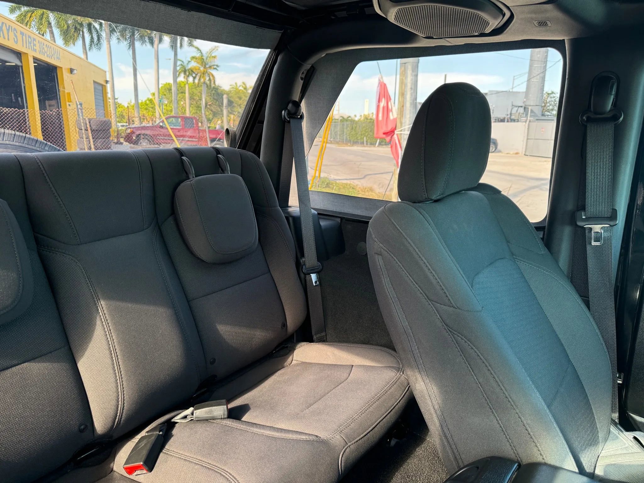 Used 2023 Jeep Wrangler Sport image 27