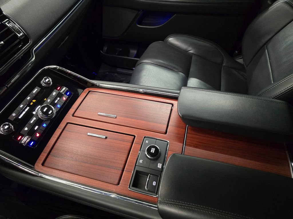 Used 2023 Lincoln Navigator L Reserve RWD image 27