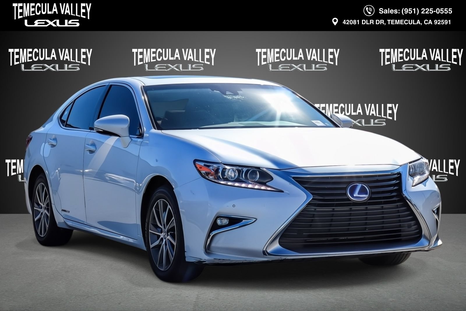 Used 2018 Lexus ES 300h w/ Navigation Package