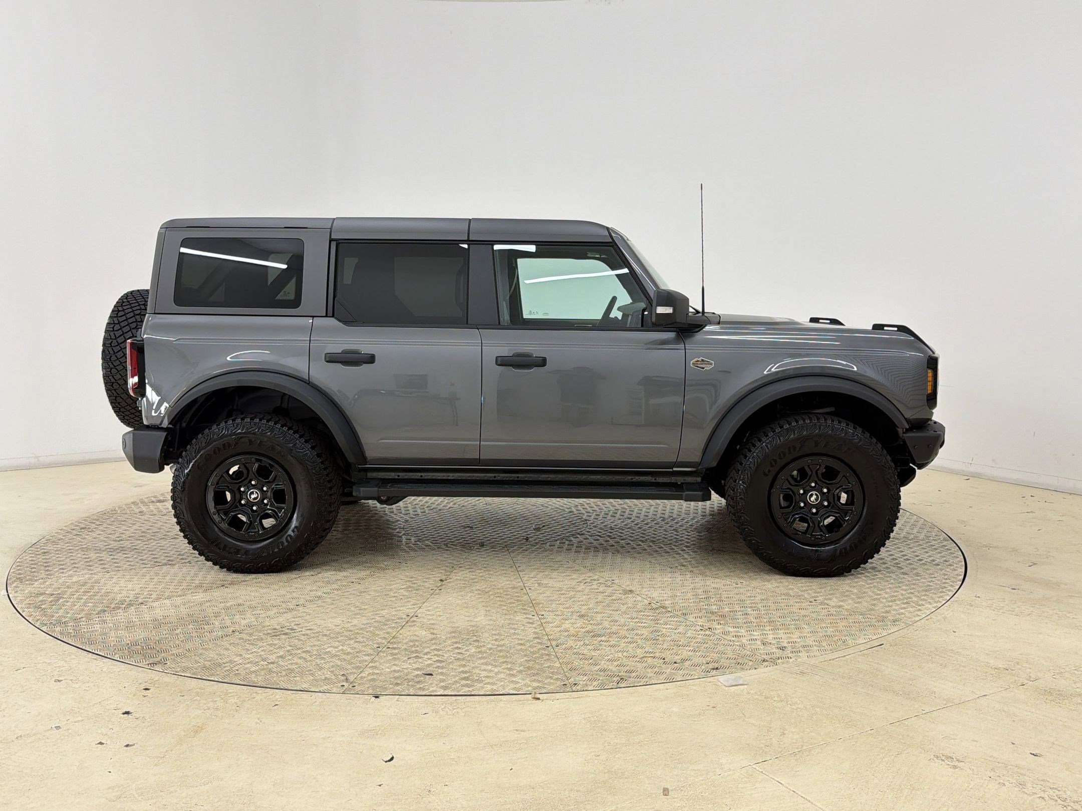 Certified 2024 Ford Bronco Wildtrak AWD/4WD image 8