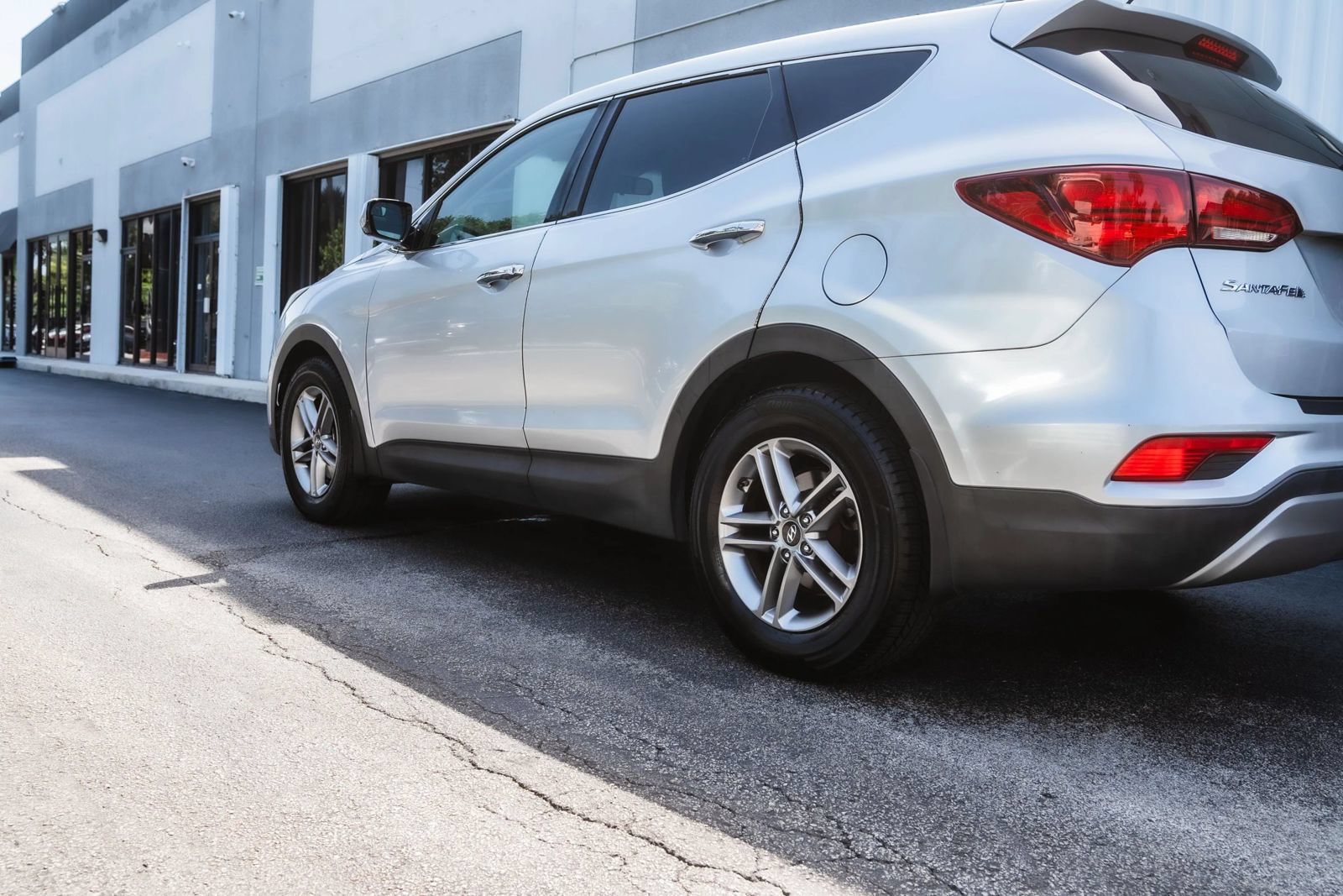 Used 2018 Hyundai Santa Fe Sport w/ Cargo Package FWD image 7