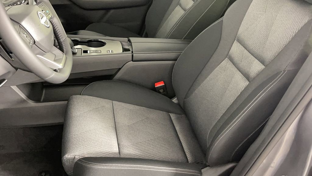 New 2025 Nissan Rogue SV image 12