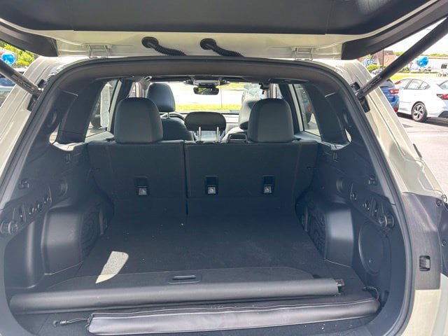 Used 2025 Subaru Forester Limited AWD/4WD image 11