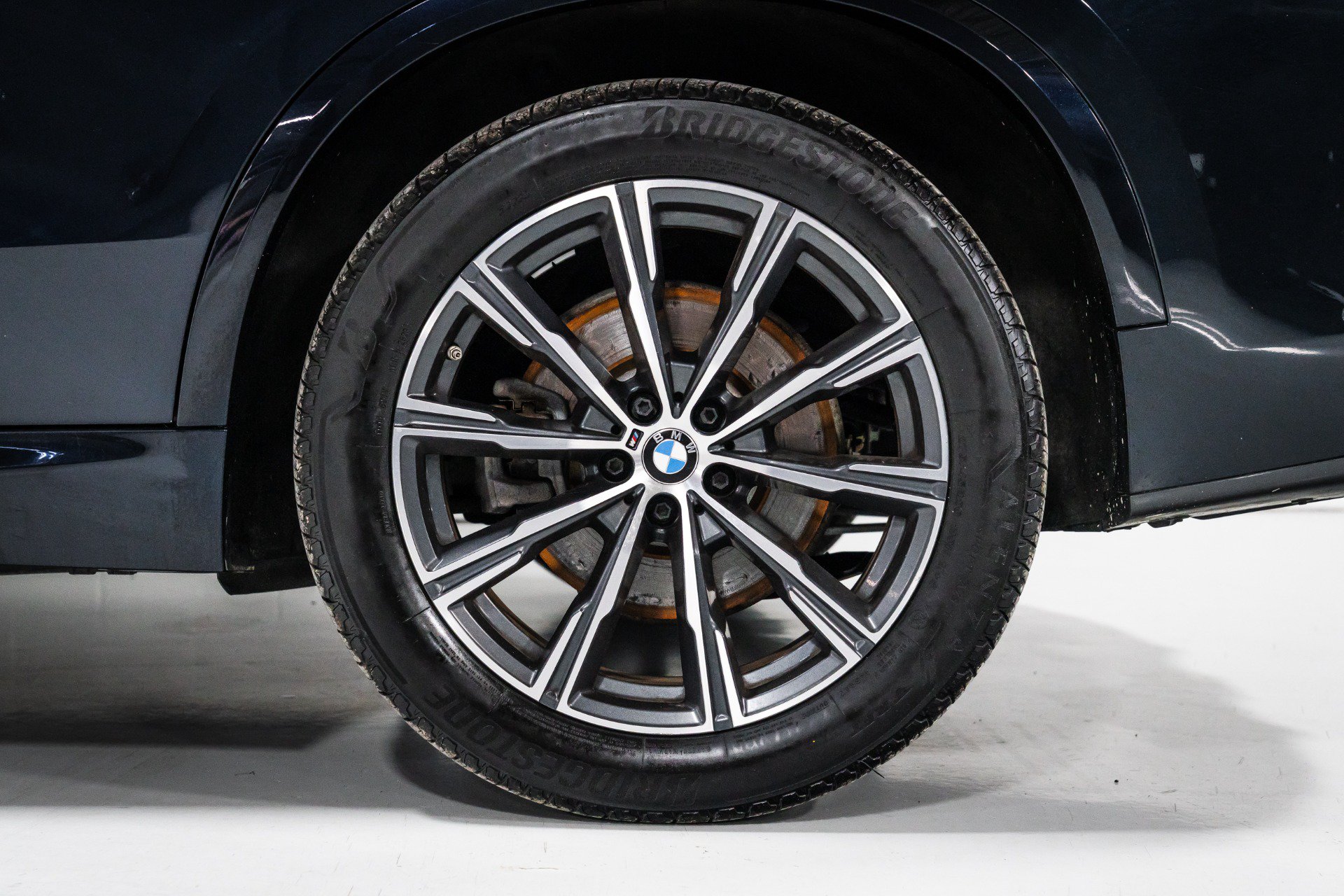 Used 2019 BMW X5 xDrive40i w/ M Sport Package AWD/4WD image 9