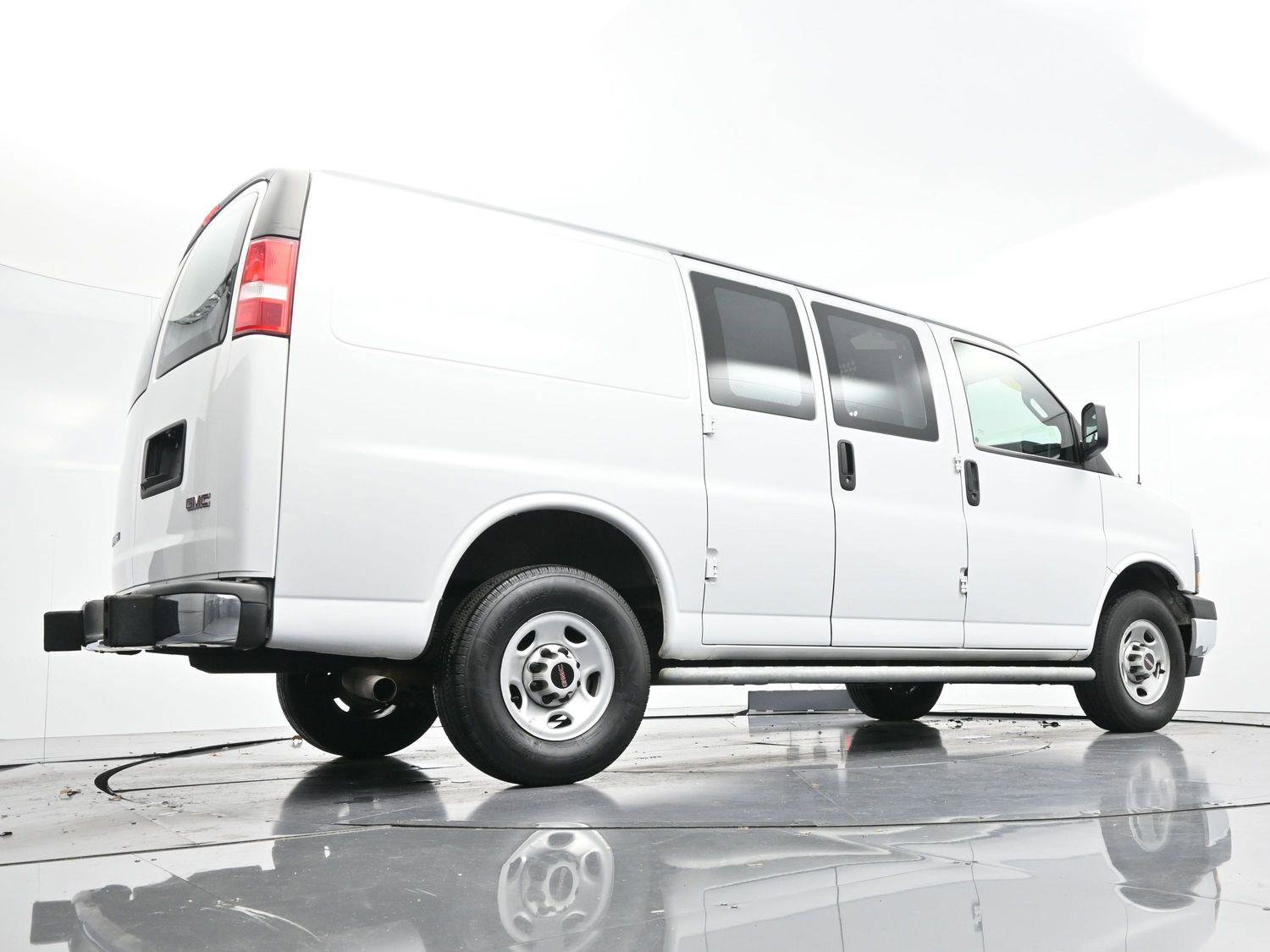 Used 2023 GMC Savana 2500 w/ Driver Convenience Package image 38