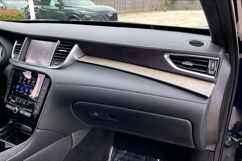 Certified 2019 INFINITI QX50 Essential w/ Sensory Package AWD/4WD image 27