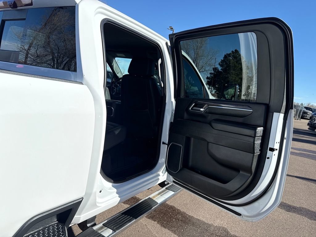 Used 2024 Chevrolet Silverado 3500 LTZ w/ LTZ Convenience Package image 21