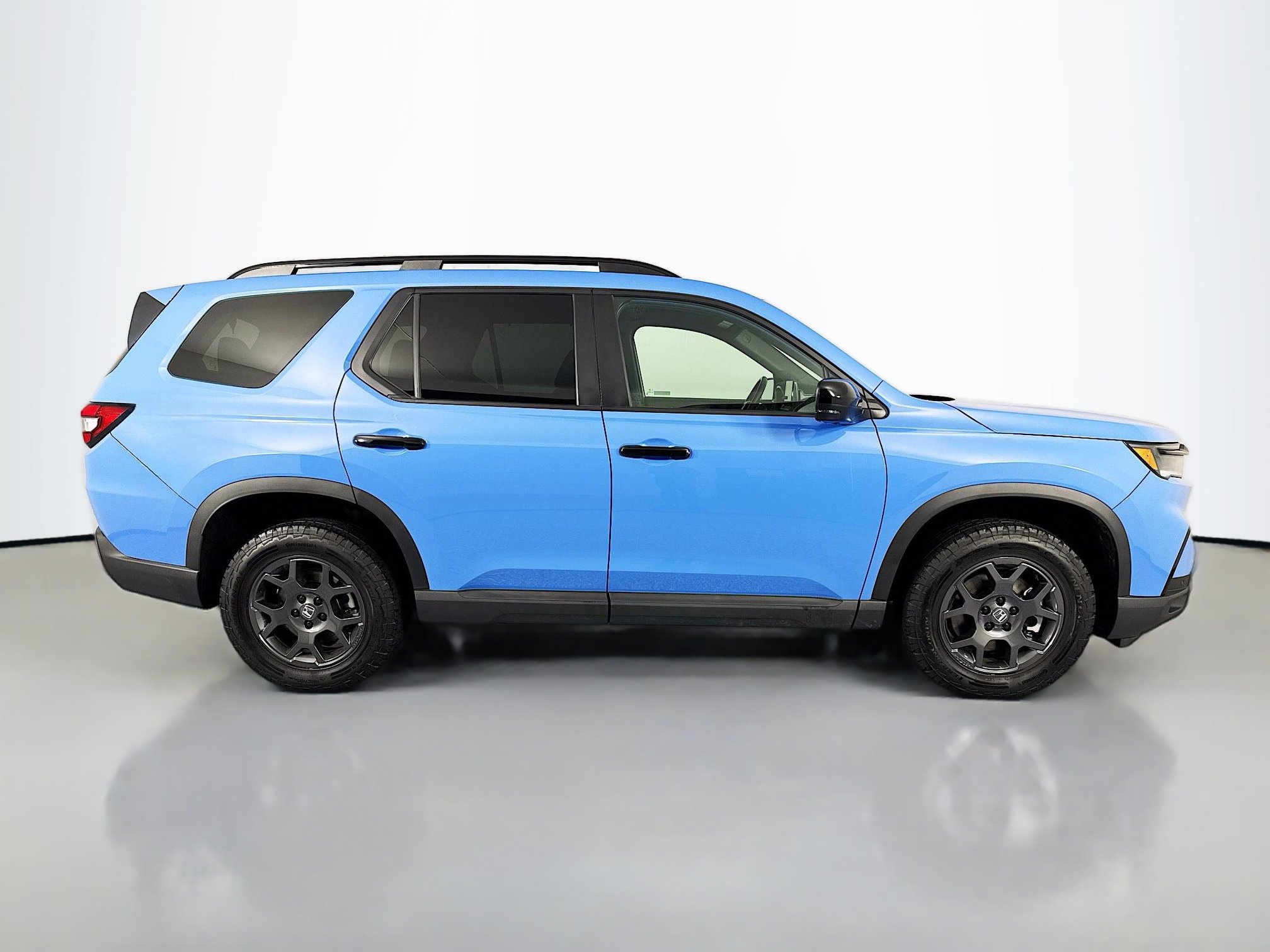 Certified 2024 Honda Pilot TrailSport image 4