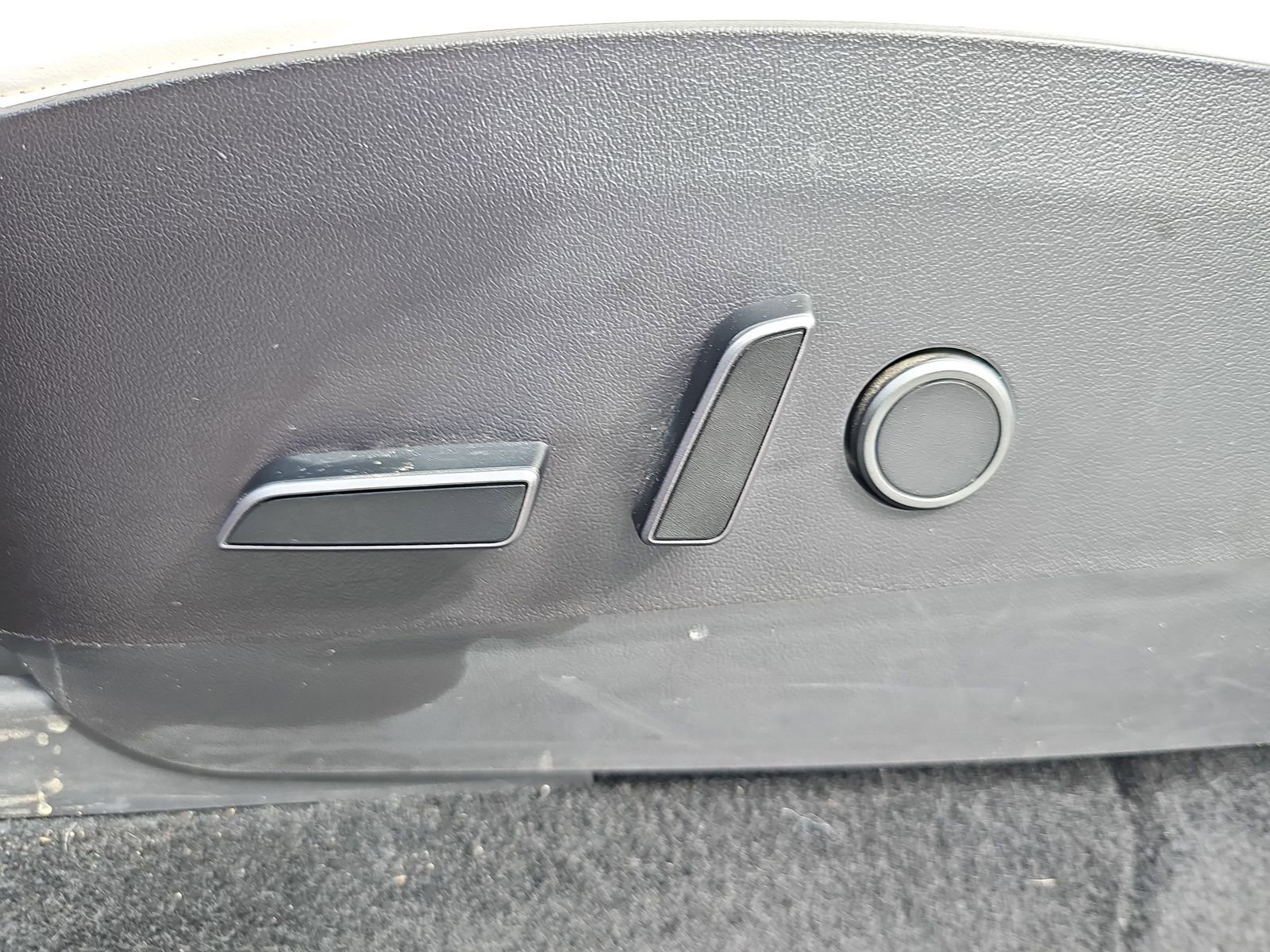 Used 2023 Tesla Model Y Long Range AWD/4WD image 34