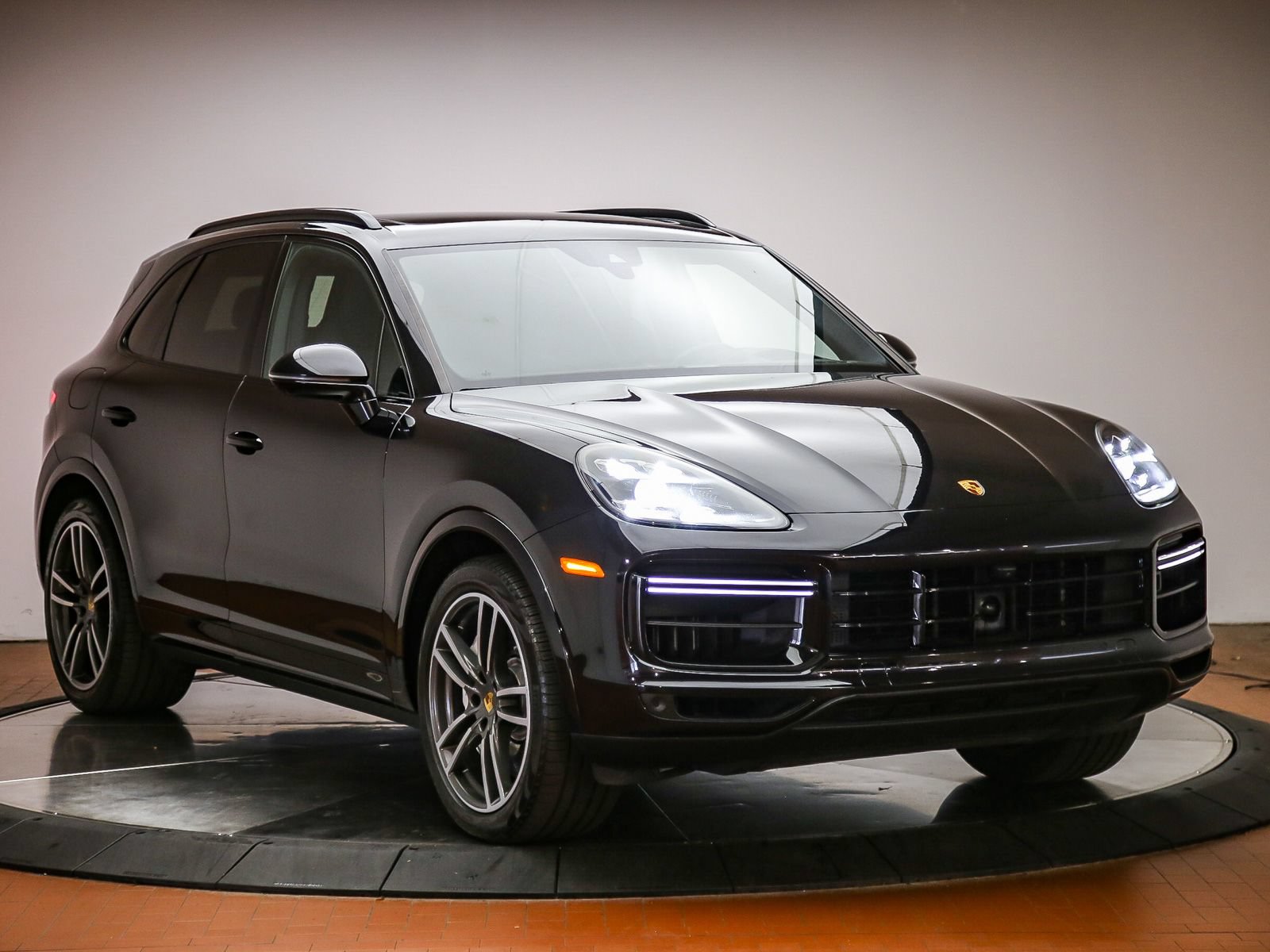 Certified 2020 Porsche Cayenne Turbo AWD/4WD image 9