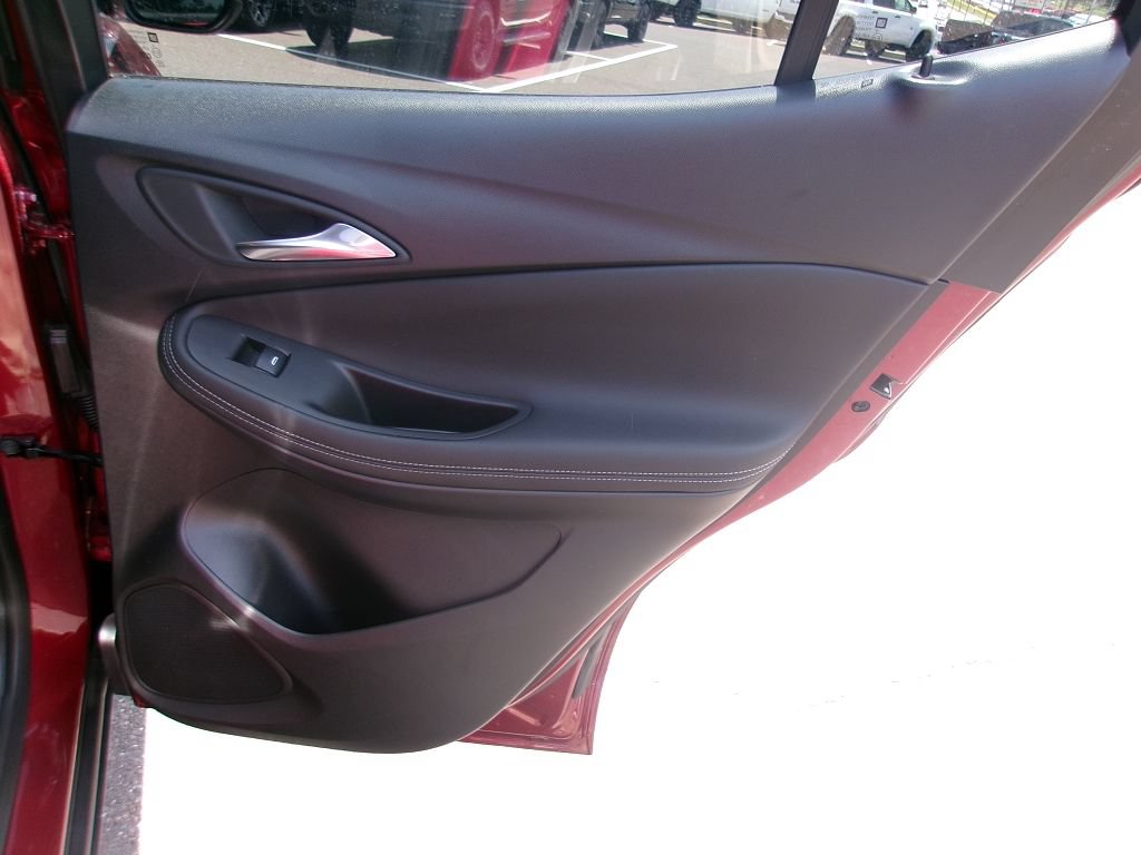 Used 2025 Buick Encore GX Preferred w/ Comfort Package FWD image 9
