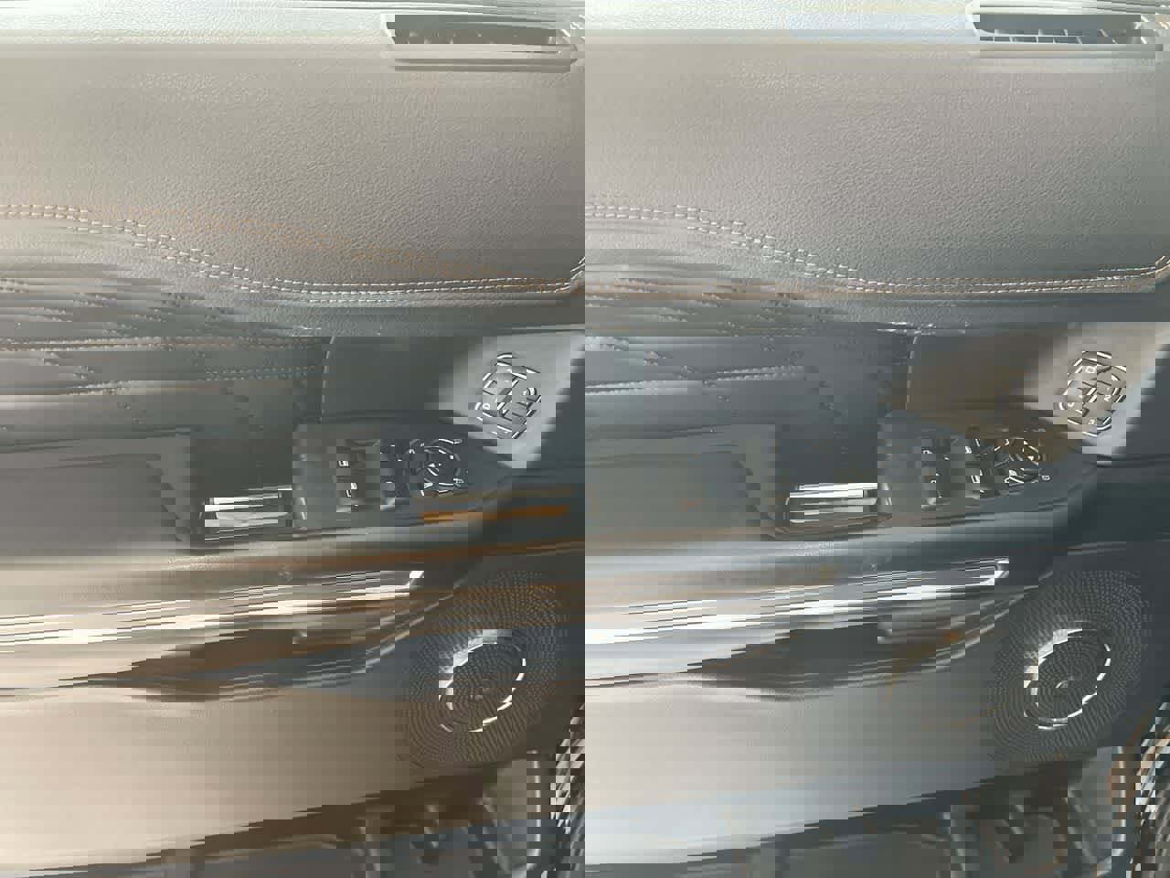 Used 2018 Ford Expedition Platinum AWD/4WD image 13