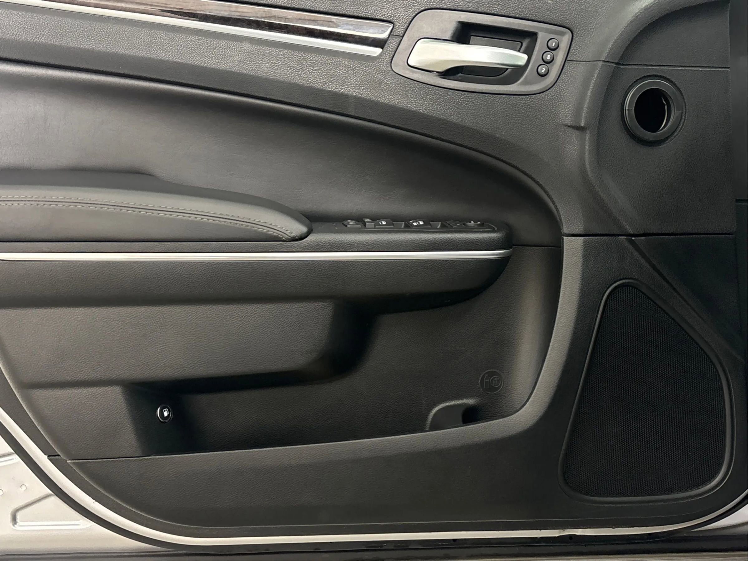 Used 2017 Chrysler 300 C image 26