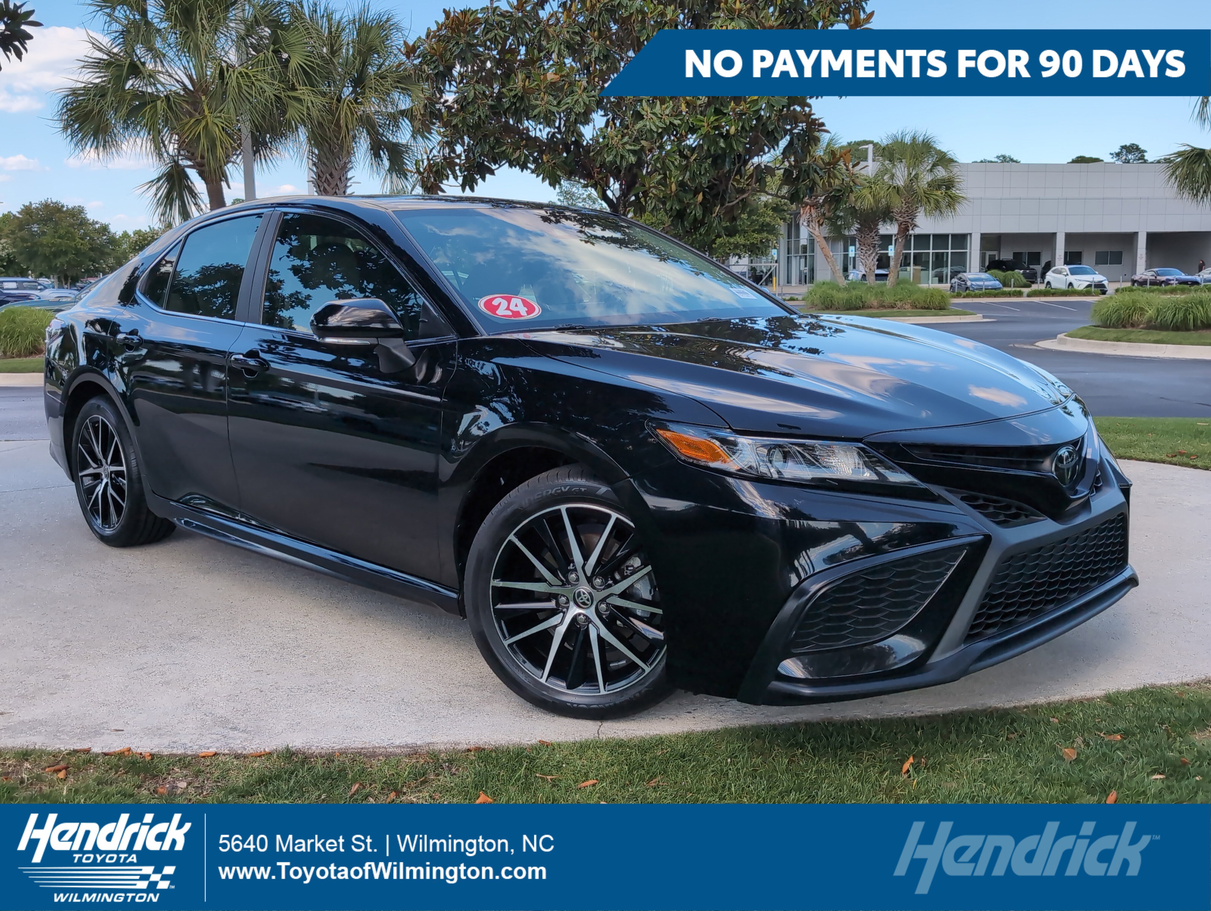 Certified 2024 Toyota Camry SE FWD image 1