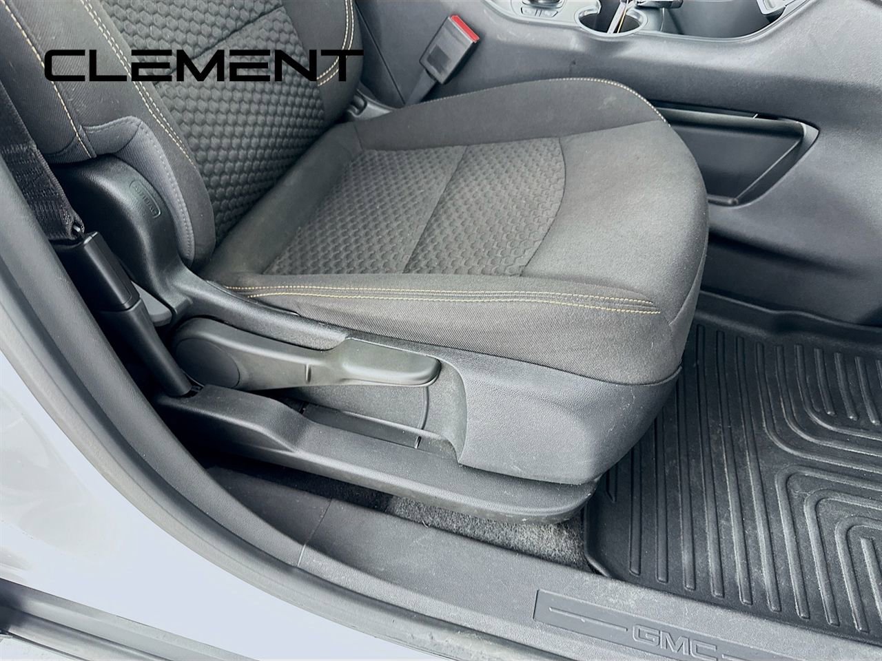 Used 2021 GMC Terrain SLE w/ Driver Convenience Package image 32