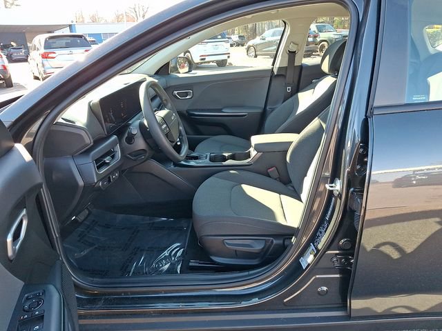 Used 2025 Kia K4 LX image 16