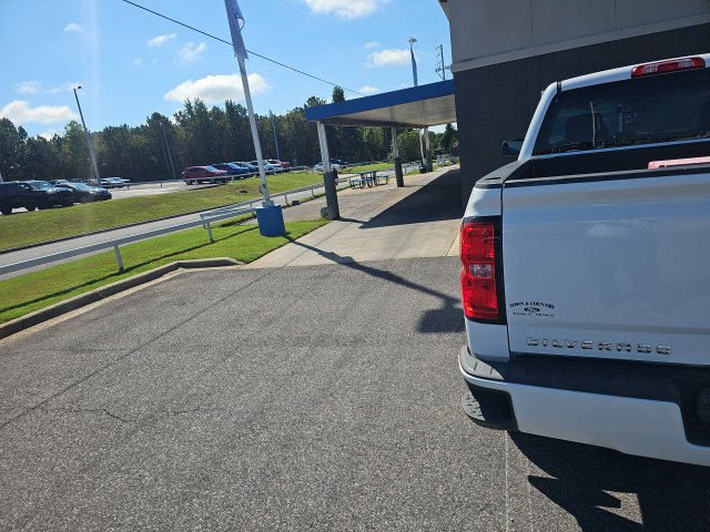 Used 2017 Chevrolet Silverado 1500 LT w/ All Star Edition AWD/4WD image 6
