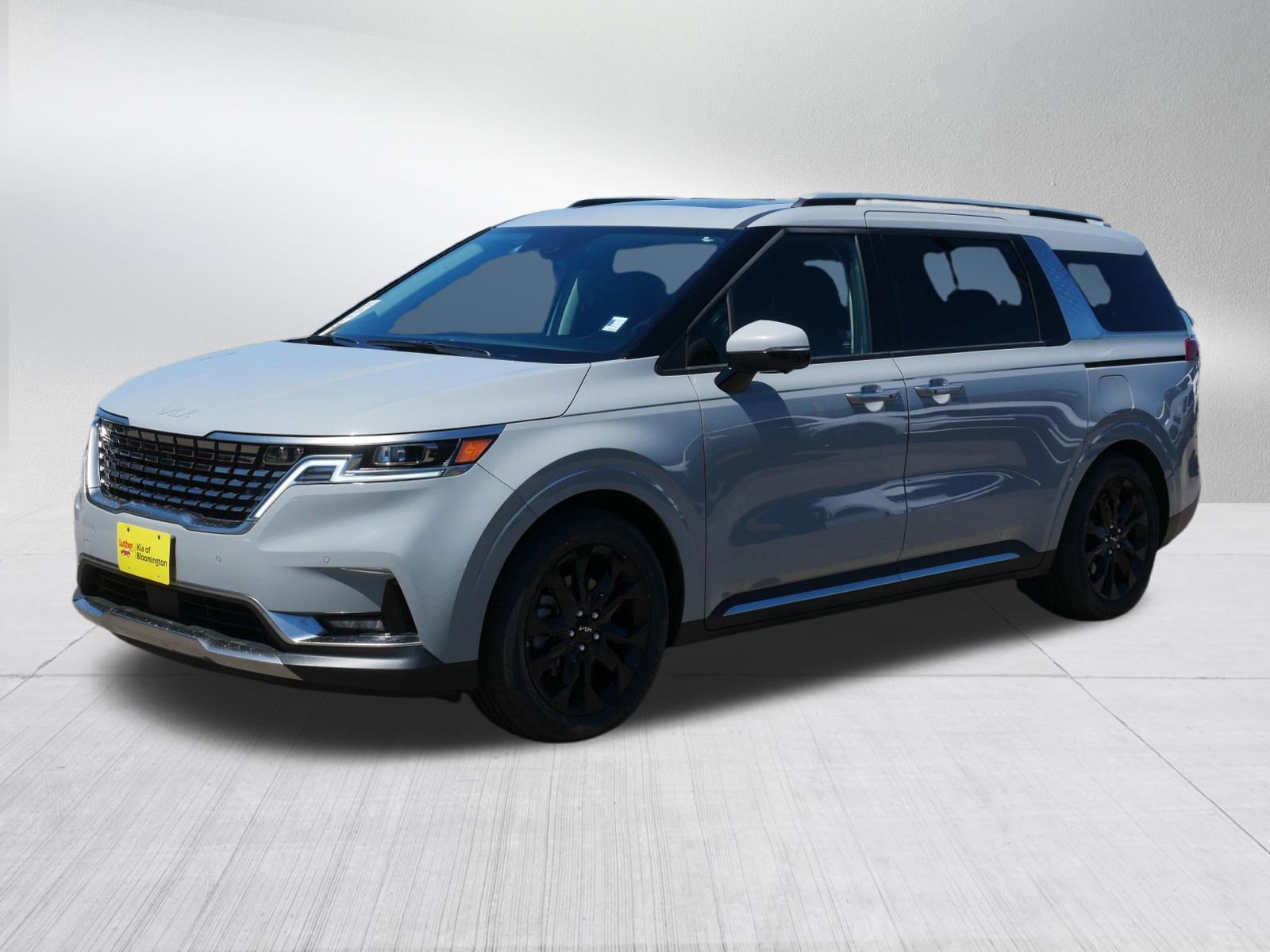 Used 2024 Kia Carnival SX Prestige FWD image 3