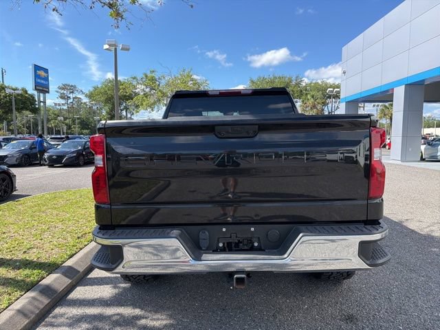 Used 2023 Chevrolet Silverado 1500 LT AWD/4WD image 5