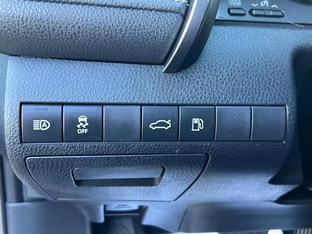 Used 2018 Toyota Camry XSE FWD image 46