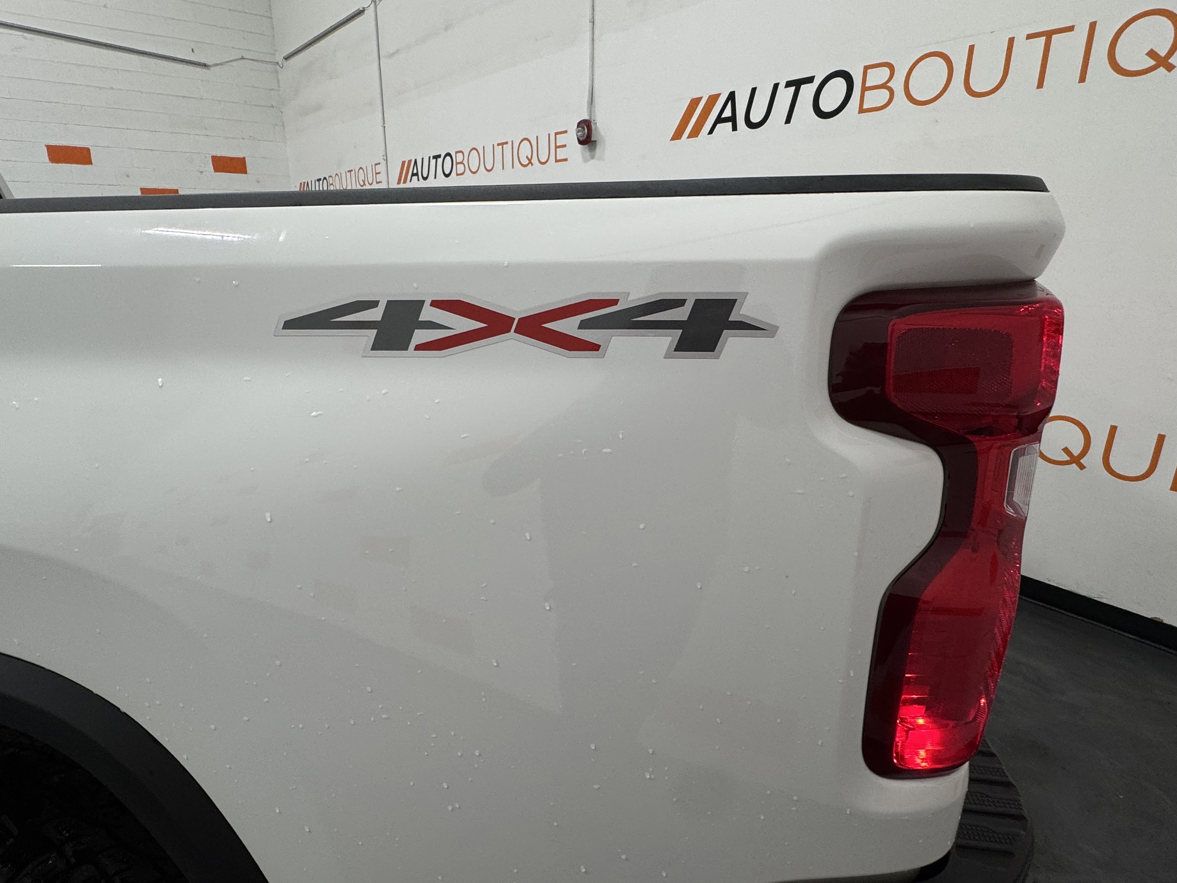 Used 2024 Chevrolet Silverado 2500 Custom w/ Custom Convenience Package image 11