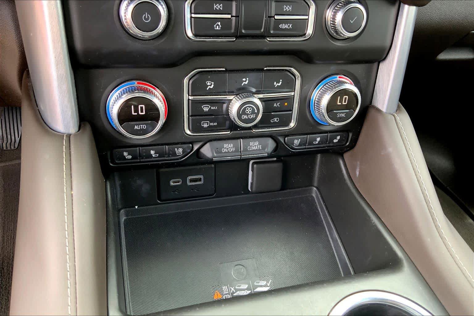 Used 2022 GMC Yukon SLT w/ SLT Premium Package AWD/4WD image 35